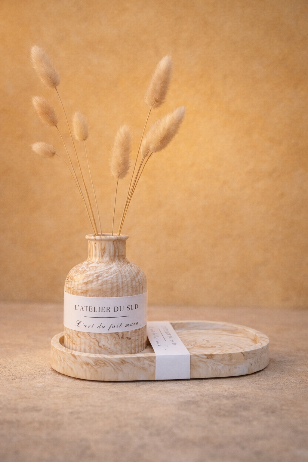 Vase flacon strié + Plateau ovale - L'Atelier du Sud